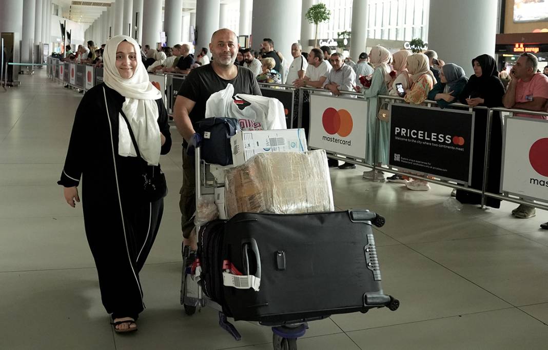 Hacıların yurda dönüşü devam ediyor 19